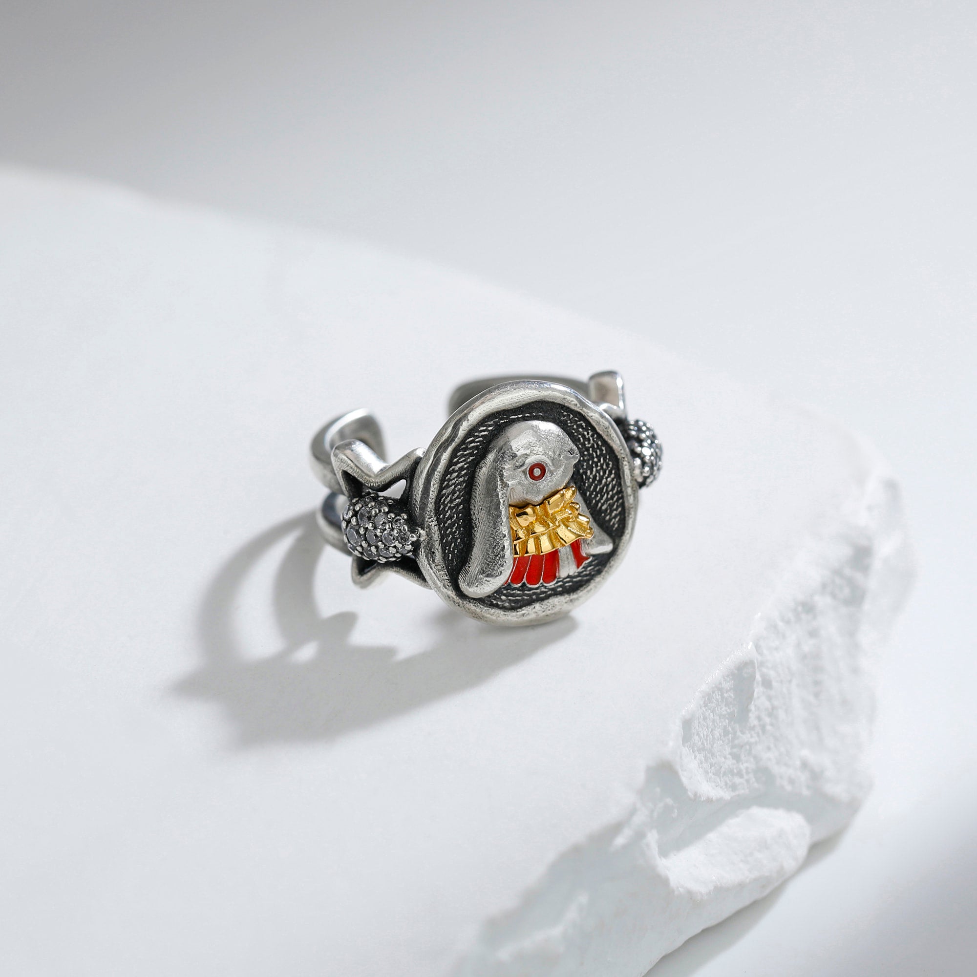 Travel Rabbit Ring