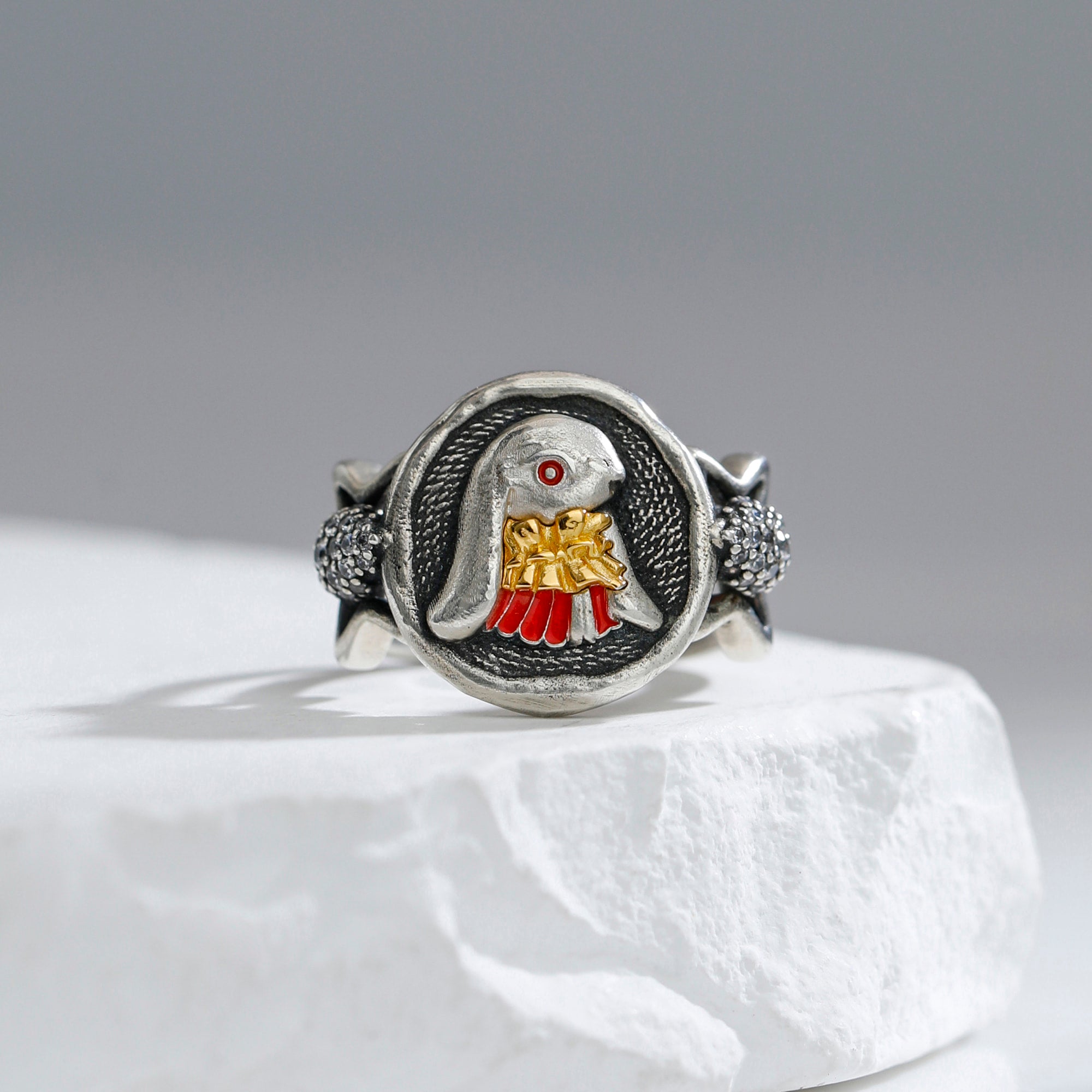Travel Rabbit Ring